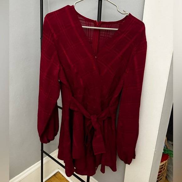 Relipop Wine Red Plaid Romper, Long Sleeve Waist Tie, V Neck, Size L, Never Worn - Picture 2 of 6